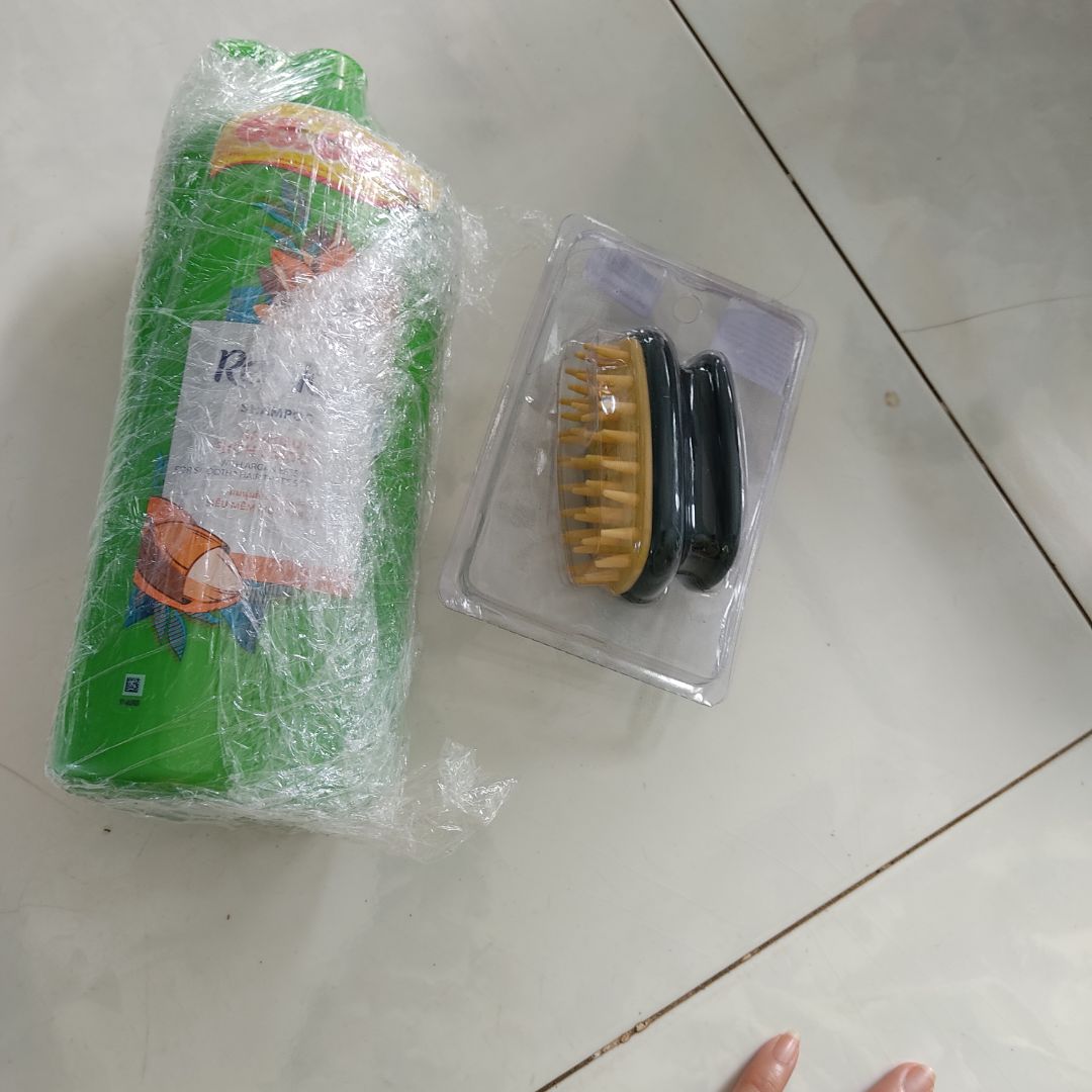 đóng gói cẩn thận,mùi thơm nhẹ rất dễ chịu,mua đc tặng bà món quà, nếu quà đi kèm hàng mua một lần sẽ tốt hơn