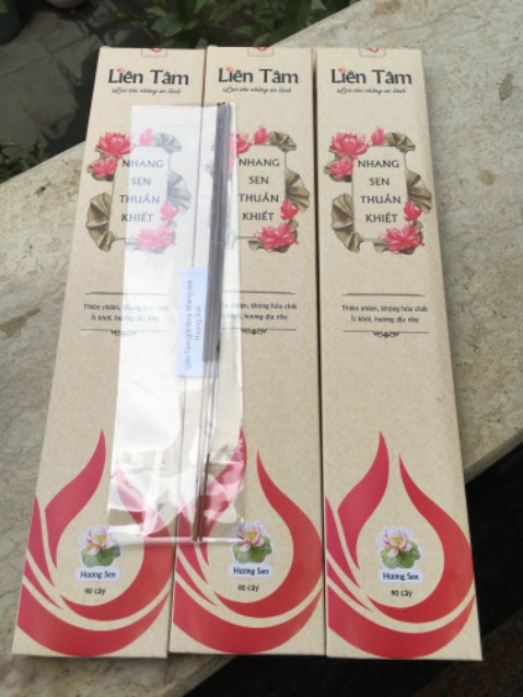 KHÔNG ĐỒNG Ý GIAO HÀNG KHÔNG ĐÚNG.
Giao hàng không đúng như thông tin người mua đặt. Mua hộp 200 cây hàng giao loại hộp 90 cây. Thất vọng. Đề nghị tiki đổi lại hàng khác cho đúng. Xin cám ơn.