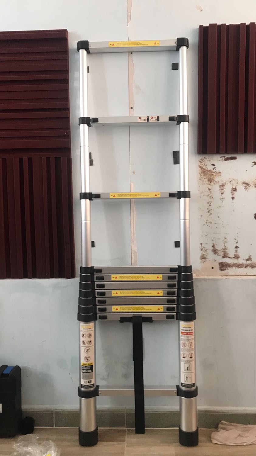 Chất lượng tốt như mong đợi. Chèo lên chèo cuống bét nhè nhưng chưa thấy thang có vấn đề gì cả. Lần đầu leo lên thì cảm giác hơi xoắn một tí, nhưng lên xuống vai lần quen rồi thì lên xuống như bay. Ổn định .