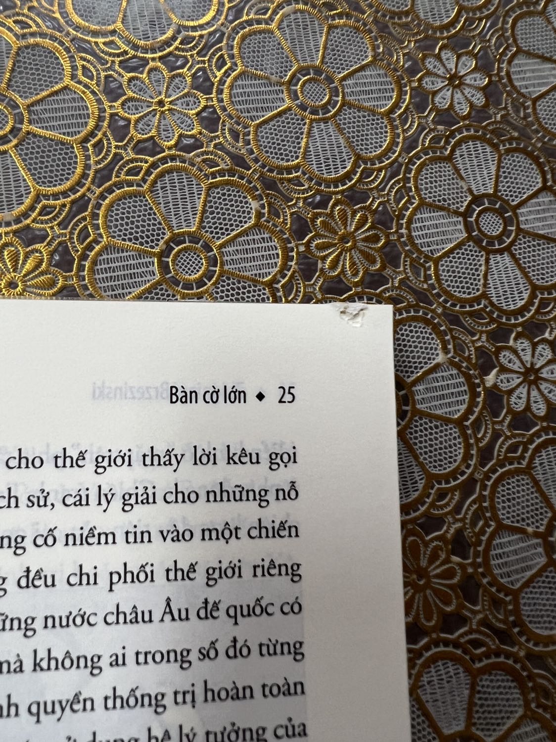 Chất lượng sách ổn, tuy nhiên sách bị rách, lủng lỗ hơn 20 trang. Sách bị rách không phải lỗi vận chuyển mà là rách ngay từ đầu nhưng vẫn bọc book care mà không thay thế quyển sách khác Chất lượng sách ổn, tuy nhiên sách bị rách, lủng lỗ hơn 20 trang. Sách bị rách không phải lỗi vận chuyển mà là rách ngay từ đầu nhưng vẫn bọc book care mà không thay thế quyển sách khác