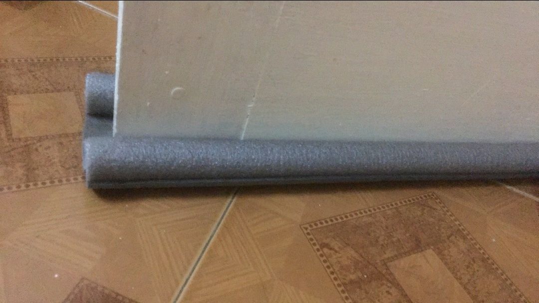 Sản phẩm rất chi là tiện luôn. chắn được bụi bặm vào phòng. mùa này chắn đỡ giò lùa vào lạnh cũng hay. sp tốt uy tính tặng 5s