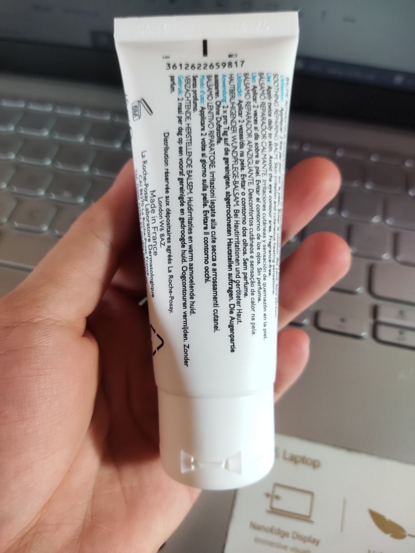 da khô nhạy cảm m rất recommend dùng cái này, m mua lúc sale là 209k, mua xong lại sale 198k ,shop này hay sale lắm mn nên canh nha , so sánh thì đúng là hàng chính hãng, mùi kem thì hơi khác so với tuýp trc mình dùng , chắc là tùy theo lô, chất kem với chất lg thì đều ok nha , đáng tiền lắmmm