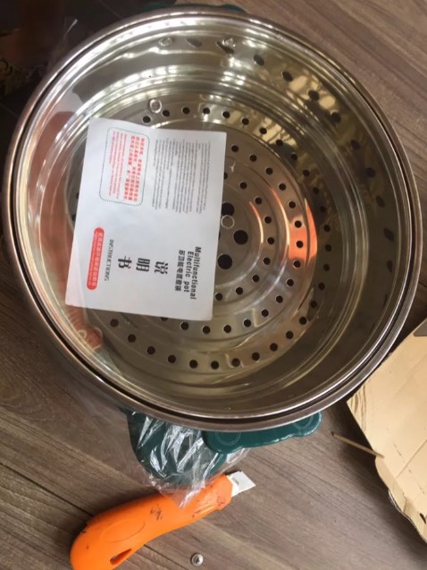 Đặt hộ cô hàng xóm nên k có ảnh,nồi đẹp giá rẻ dùng tiện lợi cô hàng xóm cứ khen mãi.cảm ơn shop ạ. Giao hàng cũng nhanh tiến độ,nồi khá đẹp.
Ăn lẩu 2-3 người là vừa. Đôi khi nấu chỉ cẦn nồi này là đủ!