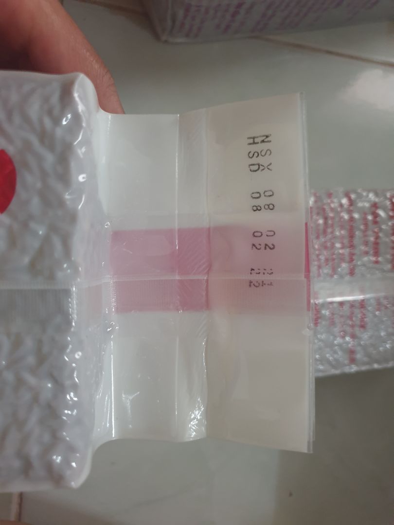 giao nhanh, đóng gói cẩn thận, mình mua 4kg, 2 kg đỏ, 2kg tím mà màu đỏ giao NSX cách đây gần nửa năm, nhưng cũng ok, chưa nấu nên chưa cảm nhận ntn