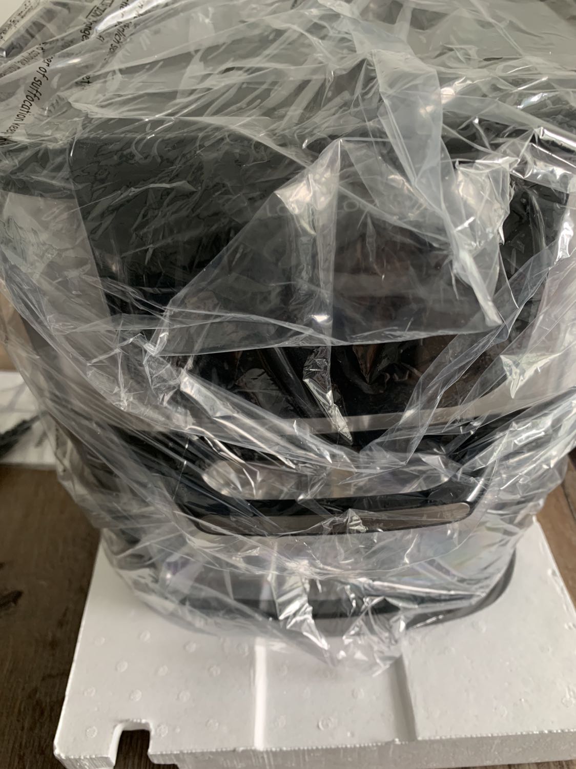 Chất, giao hàng cực nhanh,  đóng gói kỹ. Hàng mới 100%, không có vết xước như một số đợt giao trước. Nhiệt độ khá đúng. Mn nhớ coi hd vì chỉ có cài thòi gian hoăc nhiệt độ, nếu không thì chọn loại thưc phẩm, đang nướng mà đổi nhiệt độ hay thòi gian thì cẩn thận nó làm lại từ đâu khác đó nha ?