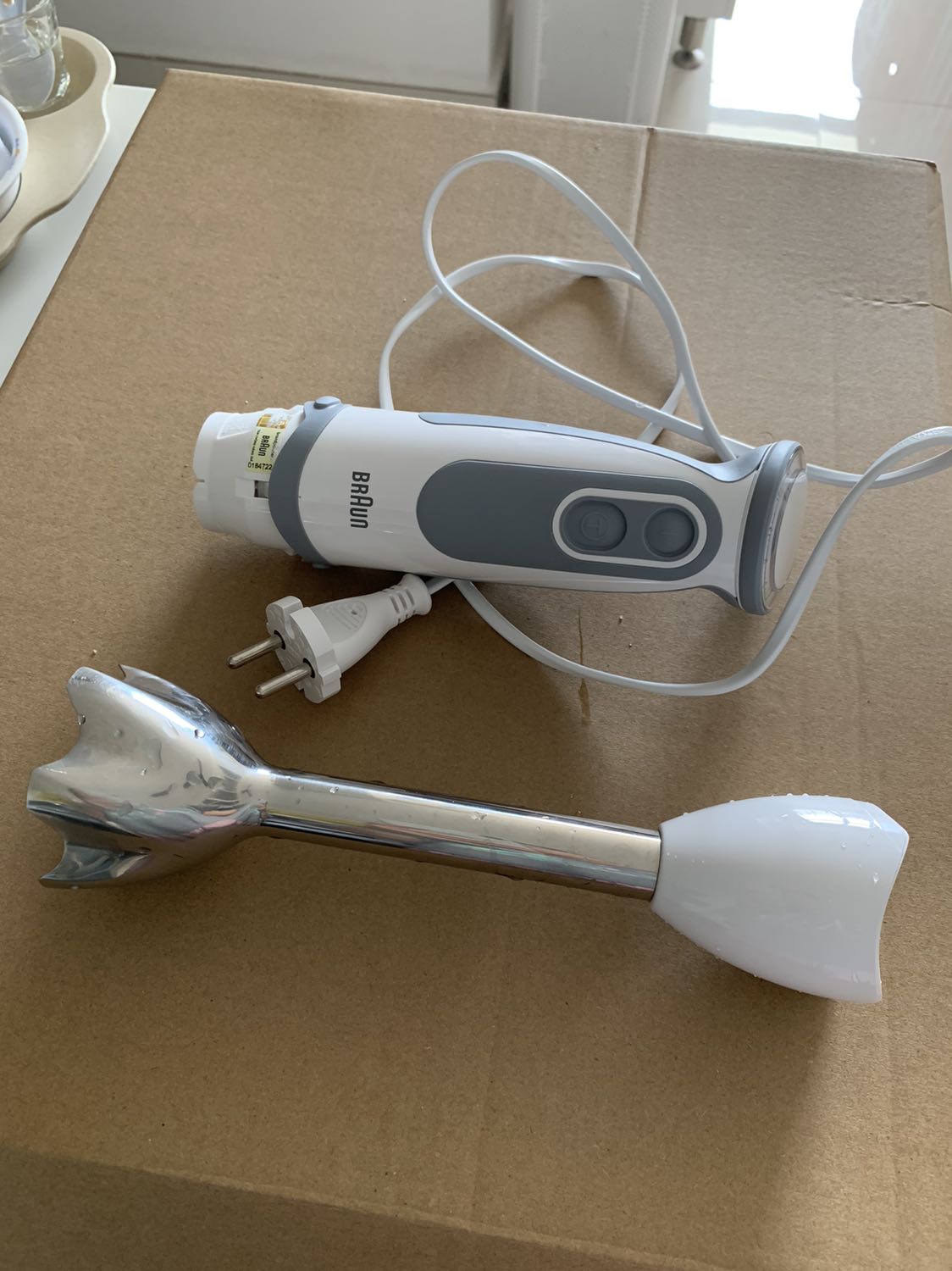 Hàng chính hãng cái kiểu gì mà mới dùng chưa được 01 tháng đã hư, máy im lịm không dùng xay được gì luôn. Gọi Tiki thì đẩy qua bên nhà cung cấp. Bảo hành bảo trì kiểu gì hơn 2 tháng rồi chưa thấy cái máy đâu. Đúng *** đảo. Thề không bao giờ mua đồ ở Tiki nữa. Dẹp cái quảng cáo hàng chính hãng đi!!!