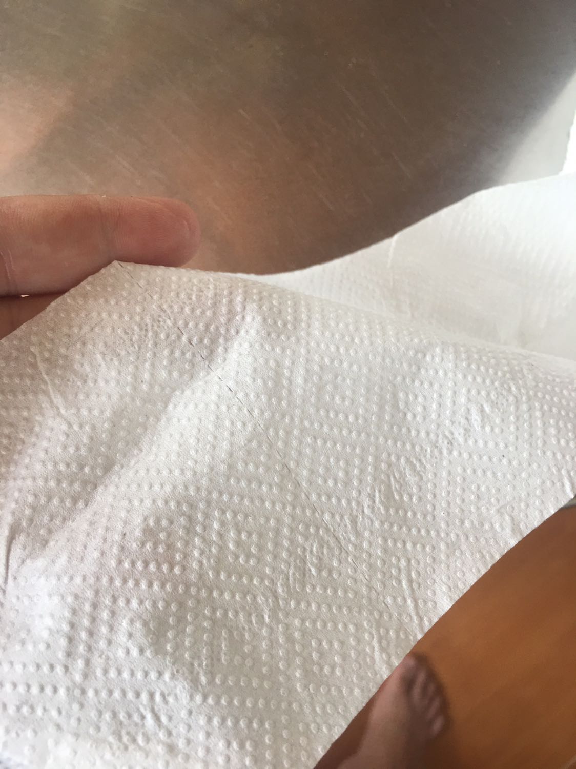 Giá sale 189k thì hợp lý ,rẻ ,nguyên giá sẽ đắt ,giấy dai ,ít xíu xíu bụi thôi .ko mịn lắm, trắng ngà ko trắng tươi . Tóm lại giá này ko thể đoif hỏi gì hơn 
Cảm ơn shop 
Hài lòng .mn nên mua