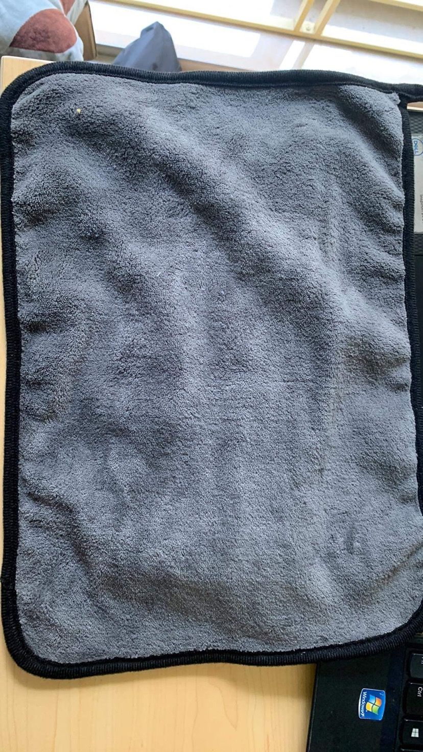 Khăn rất đẹp, dày dặn, vải đúng không rụng bông như QC, đã mang ra lau rửa xe, lau rất thích. Hài lòng