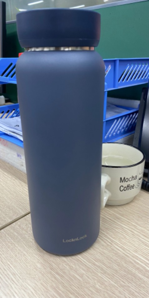 Locknlock thì tốt khỏi bàn. 
Đóng gói cẩn thẩn.
Không hiểu sao lần này Tiki giao hàng lâu vậy. Đặt hàng từ hôm 9/9 lịch dự kiến giao hàng là 12/9 Nhưng đến 17/9 mới giao đến nơi.