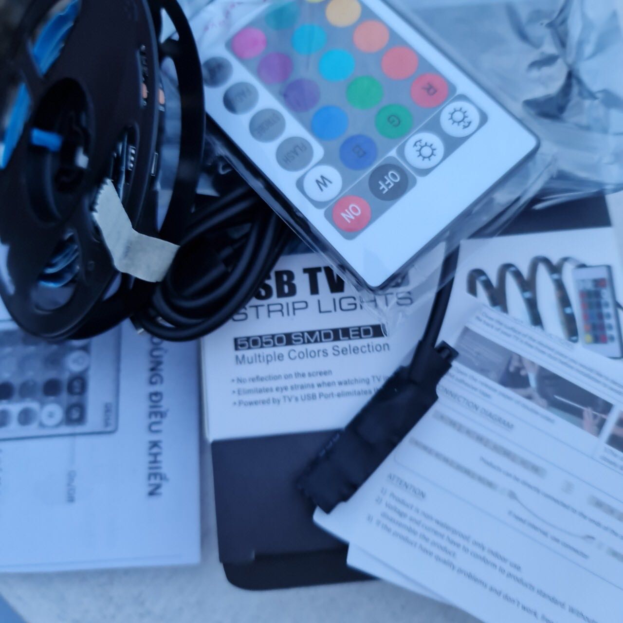 Đẹp ha. Dân sau màn hình máy tính nhìn rất dịu mắt. Dùng trong nhà nên mình mua loại không chống nước rất phù hợp.