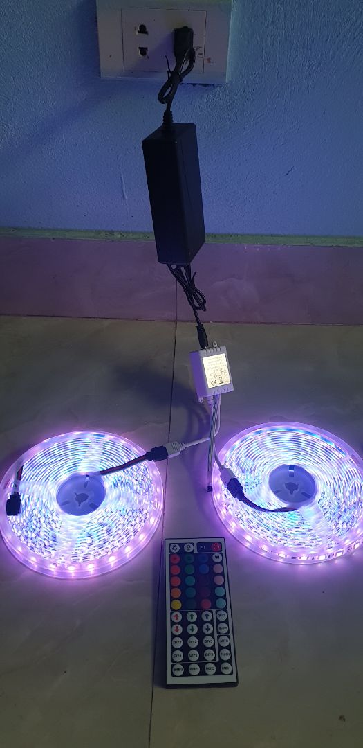Cảm giác nhà cung cấp ở ngay nhà mình khi mà 16h hôm trc đặt thì 10h hôm sau nhận. Thương anh shipper mưa gió lạnh 9 độ mà vẫn giao nhiệt tình.
Điều khiển đủ màu cả, không nháy, nháy nhanh, nháy chậm, tăng sáng, giảm sáng....