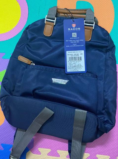 Mình đang cần 1 em vừa balo vừa túi xách, nhẹ, bền, nhiều ngăn, có thiết kế chống trộm, ko thấm nước và kích cỡ vừa phải, gọn nhẹ để đi chơi… thì em ấy đến sáng nay dù mới đặt hàng hôm qua! Trên cả tuyệt vời! Chất lượng và độ tinh tế trong thiết kế của Sakos thì miễn bàn!