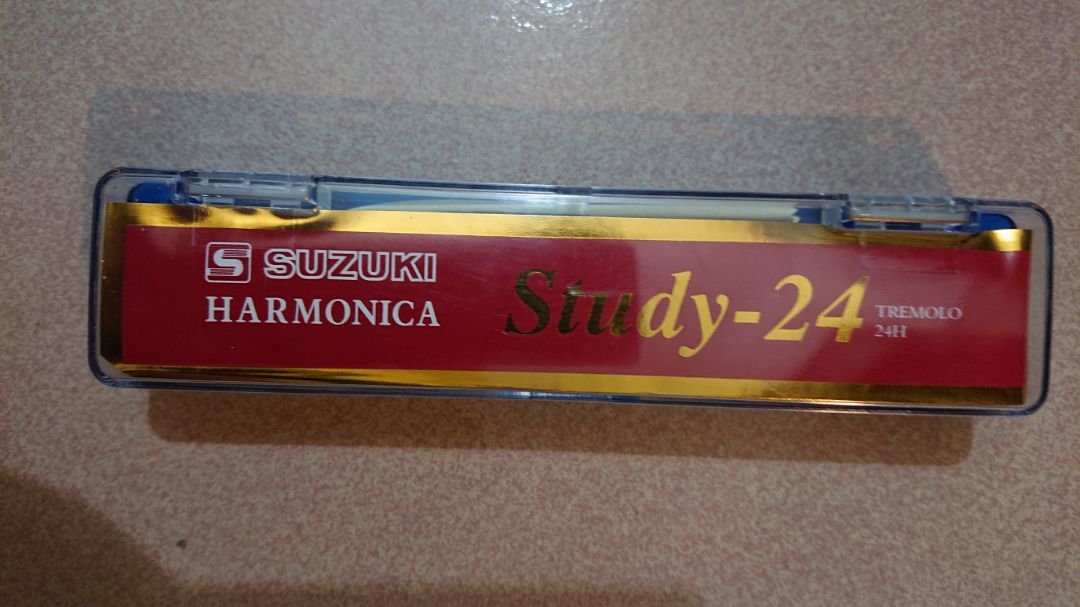 kèn khá chất lượng, đẹp, thổi tốn hơi.