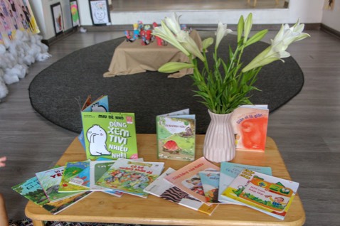 Đóng gói sản phẩm cẩn thận, kỹ càng. Sách giao về tay mới đẹp y nguyên. Chất lượng tốt.