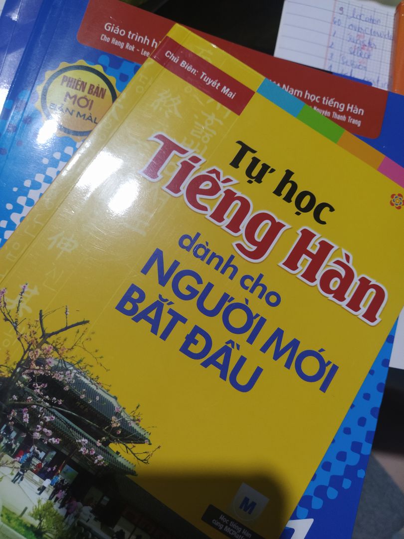 Sách nhỏ gọn, trình bày chi tiết và dễ hiểu, mỗi vấn đề đều đưa ra giải thích và ví dụ cụ thể dễ hiểu. Shop đóng gói rất cẩn thận tuy giao hàng hơi lâu nhưng mùa dịch nên mình cũng thông cảm. Sách nhỏ gọn, trình bày chi tiết và dễ hiểu, mỗi vấn đề đều đưa ra giải thích và ví dụ cụ thể dễ hiểu. Shop đóng gói rất cẩn thận tuy giao hàng hơi lâu nhưng mùa dịch nên mình cũng thông cảm.