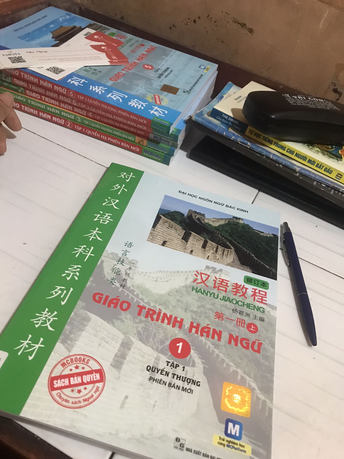 Sách đẹp chuẩn đóng gói gửi 4 ngày tới  5 sao cho Tiki 
Các bạn mua ủng hộ Tiki nhé mình thấy mua hàng ở Tiki chất lượng không bị nhái như 1 số shop khác