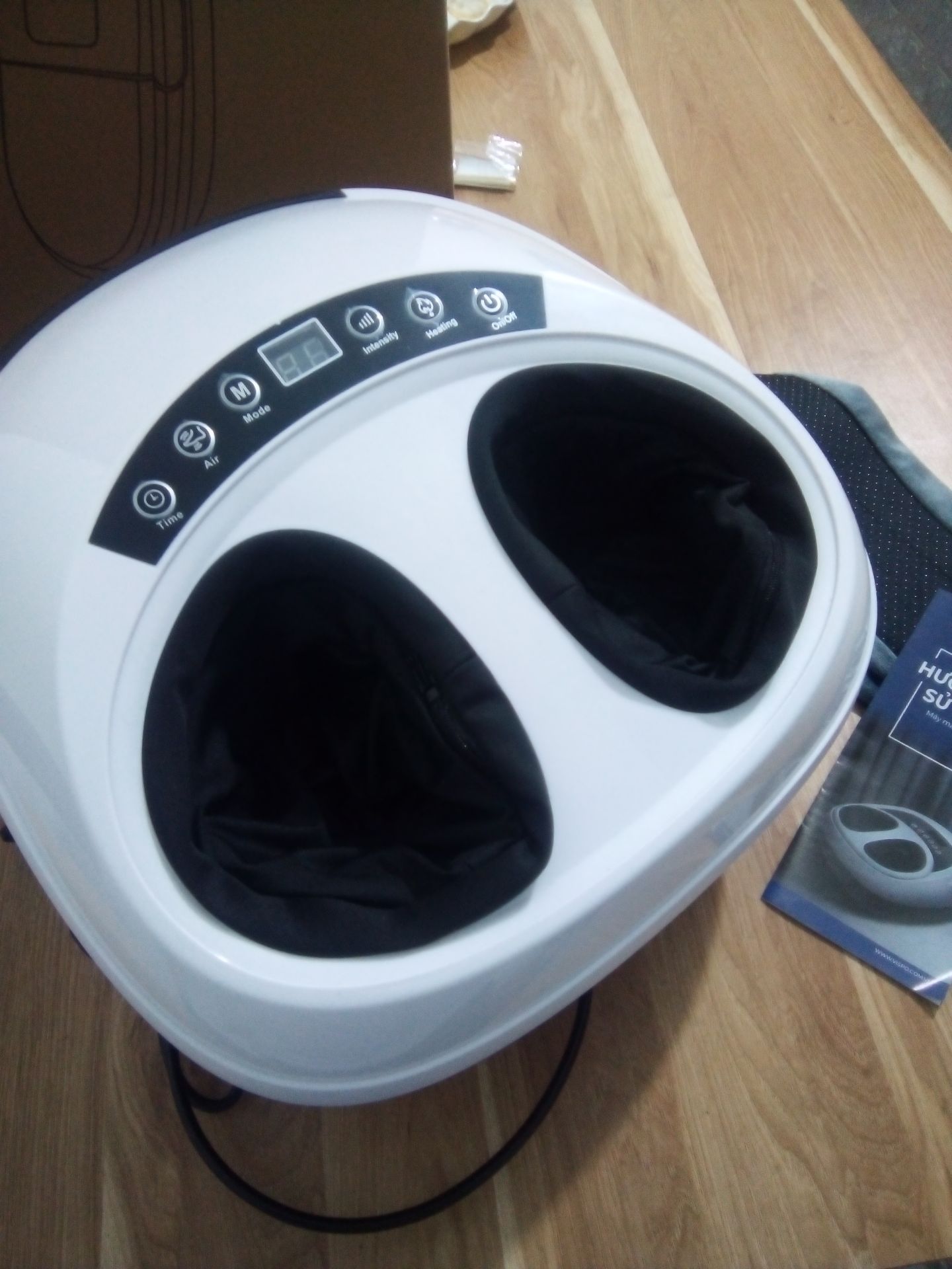 máy dùng chất lượng, hàng chính hãng có hướng dẫn dùng rõ ràng. Màu trắng nhìn rất đẹp nha.