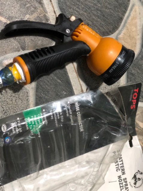 Hàng không giống như trong ảnh quảng cáo: KHÔNG CÓ CHỮ TOP trên sản phẩm; chỉ có chữ TOPS trên bao bì: HÀNG GIẢ NÊN MỌI NGƯỜI ĐỪNG MUA NHÀ BÁN HÀNG NÀY. *** dối người tiêu dùng là tội ác