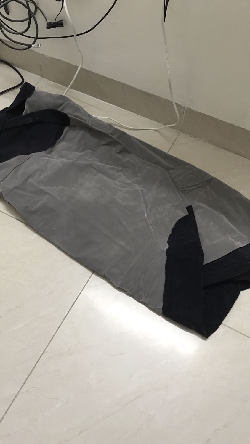 Đây la sản phẩm tôi nhận được ! Gọi lên Tiki thì đến 3-4 ngày mới được phản hồi ! Gọi lên số phụ trách sp này ơ Hà Nội thì được báo sẽ Cho kỹ thuật gọi lại - sản phẩm không được tư vấn mua thêm bơm ! Giờ thành sản phẩm bị bỏ đi như này ! Mua phí tiền