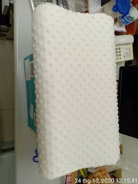 Đang đi làm nên không có chụp ảnh ngay, ưng cái gối lắm. ngủ ngon hơn, sang dậy thấy khỏe hơn nhiều. cảm ơn shop. Gối này m mua ở siêu thị phải 400k đấy mng. m không nghĩ shop bán rẻ mà lại đẹp thế. Gội đẹp như ý mình mong muốn luôn :))) êm ái làm sao. Thực sự ngủ rất sâu giấc, hàng miDoctor đúng rất tốt, trước tôi mua bên đai chống gù, túi đựng chăn màn bên này.. Nay mua thêm sp gối cao su nữa, ngủ rất thích, tôi sẽ tặng cho bố mẹ chồng và các con cho mọi người ngủ đủ giấc hơn. Thực sự rất êm ái. Sản phẩm lúc mua về thấy hút bẹp mình nghĩ nó hỏng hoặc làm sao, nhưng mở 1 lúc thì nó phồng lên, nằm ôm vừa vặn cổ, không bị mỏi như những gối bông ép. Và lúc gối thì êm, xong lún vừa đủ, khi không gối nữa thì hàng lại căng đầy như cũ!!
Sẽ còn ủng hộ sp bên shop dài hạn nữa!!! Có điều hơi có 1 chút mùi, để mở khoảng mấy tiếng là bớt mùi