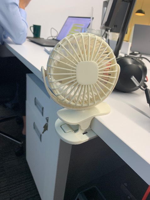 Hàng giao ko đúng như hình quảng cáo. Quạt kêu khá ồn