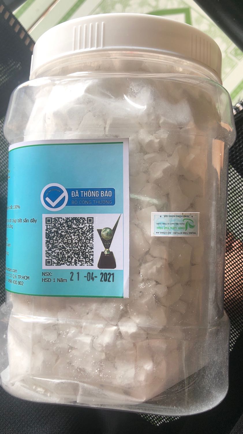 Ko hài lòng vì trong hình là hộp thuỷ tinh ,nắp nhôm mà mua thì lại là hũ nhựa