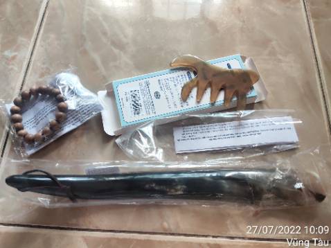 Đúng chất sừng tự nhiên, nhìn đẹp và cao cấp. Cảm ơn shop gửi quà tặng, cho 5*