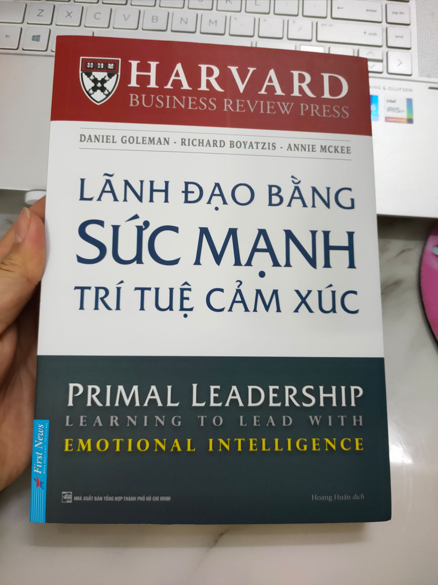 sách mới hoàn toàn và được đóng gói cẩn thận, giao hàng nhanh hơn dự kiến, rất hài lòng 👍