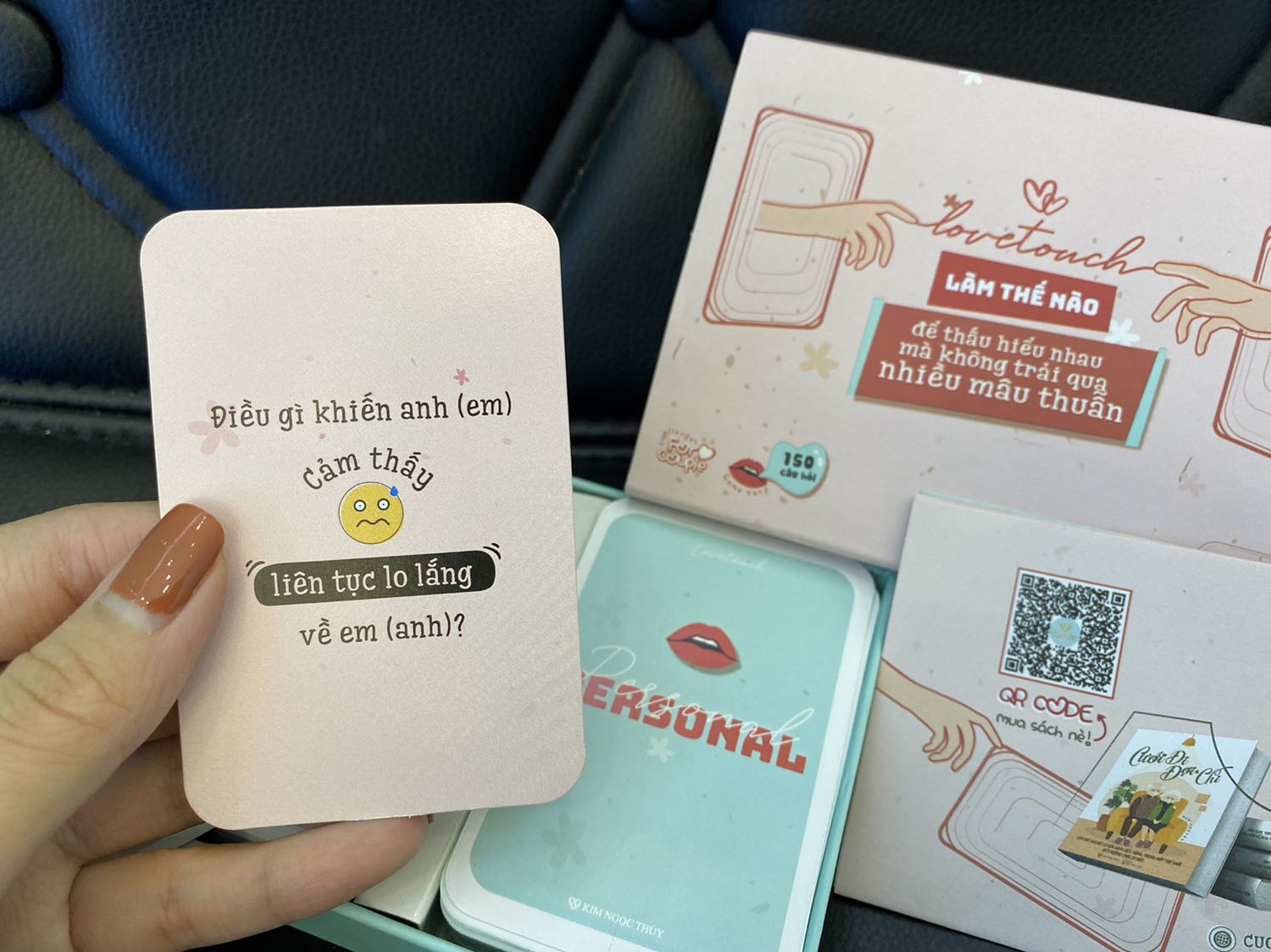 Đúng là yêu lâu chả có gì để nói với nhau, riết mún chia tay lun. Tự dưng thấy quảng cáo bộ thẻ này mua thử coi có cải thiện đc gì hok. Lúc chưa chơi ko hy vọng gì nhiều mà sau khi quất hết 150 câu thì phải nói là đỉnh, thì ra có rất rất nhiều thứ cần chia sẻ chẳng qua mình ko biết thui