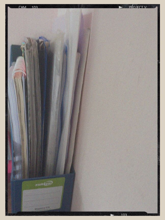 Lúc trước chưa rước e nó về giấy tờ của mình tùm la tùm lum còn đang định vứt hết đi ấy chứ @@ mà k ngờ là e nó cân hết cái đống này luôn, đựng được nhiều hơn mình nghĩ rất nhiều!! 
Tặng 5⭐️ bé nhỏ nha ^^