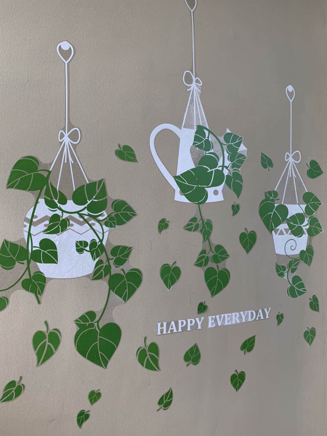 Keo dán chắc chắn. Kích thước hơi to. Phần chữ bị lem. Màu xanh hơi nhạt.
 Tổng thể tạm ổn.