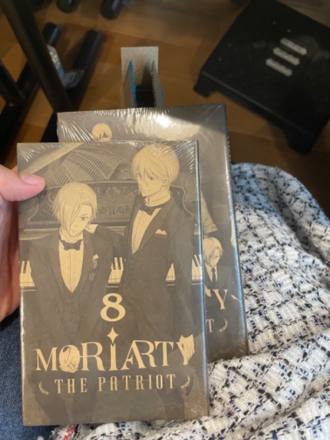 William đẹp điêng luôn ạaa. Tiki giao siêu nhanh, nhà bán hàng gói kỹ k làm nhăn truyện. Quan trọng là nhìn đôi anh em quá tuyệt vời huhu