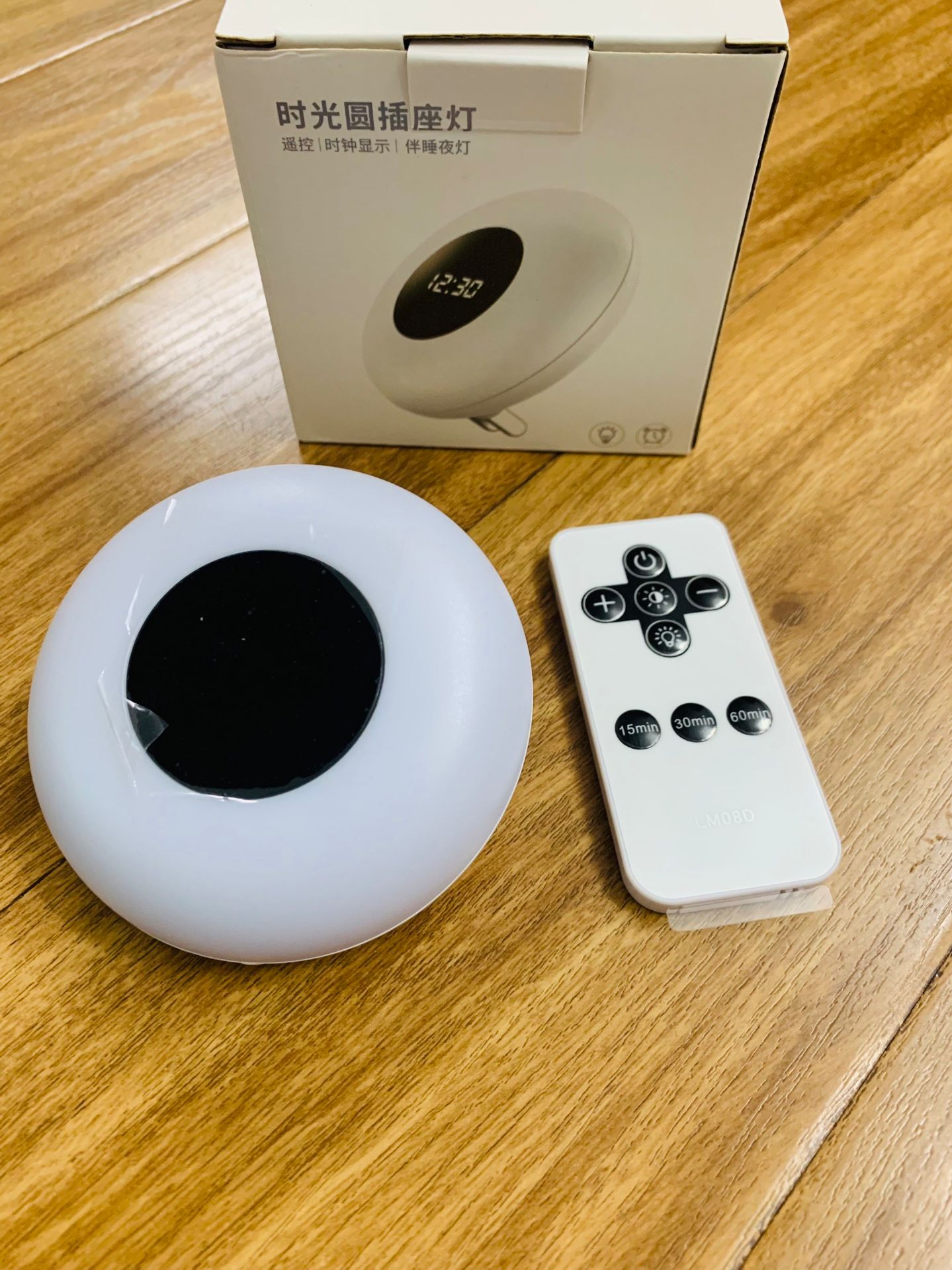 Đèn đẹp, nh cấp độ sáng theo sở thích, có remote nên tiện lắm, nhất là có cài hẹn giờ khá hay. Shop đóng gói cẩn thận, giao hàng nhanh. Sẽ uh thêm.