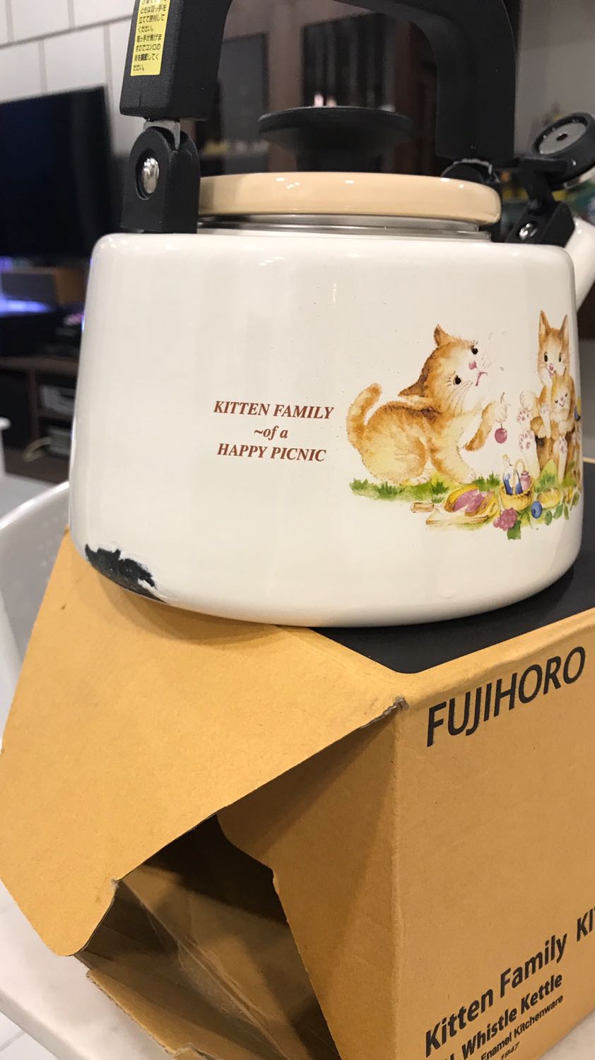 Hàng rơi tróc vỡ men, đề nghị đổi hàng mới