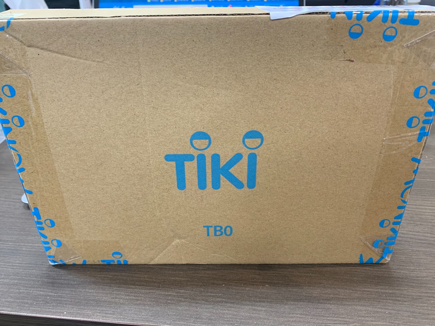 Đã dùng chai thứ 2 cho ghế tiệm tóc nhà mình. Chai này dùng được nhiều loại da, chỉ cần một chút nhỏ lên khăn mềm là sử dụng rất hiệu quả.
À, chai này không dùng cho da lộn, nhung nhé mn