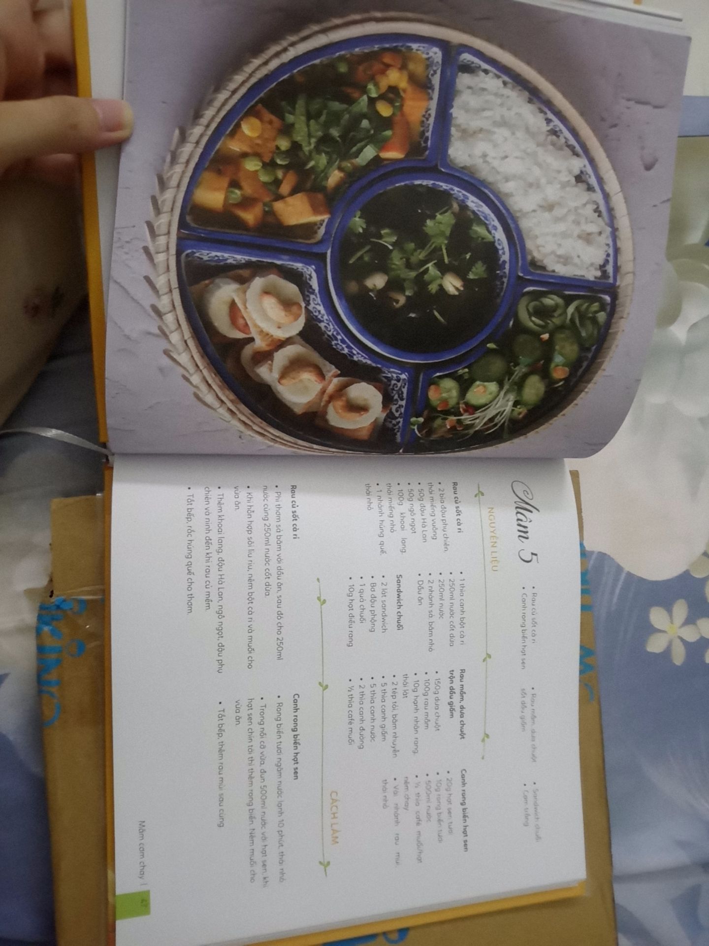 Giao hàng nhanh, bookcare hơi bụi tí, sách đẹp dễ nhìn lắm.