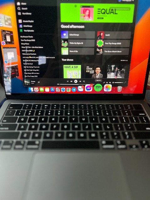 Giao hàng rất nhanh chỉ trong 2h và máy rất đẹp.