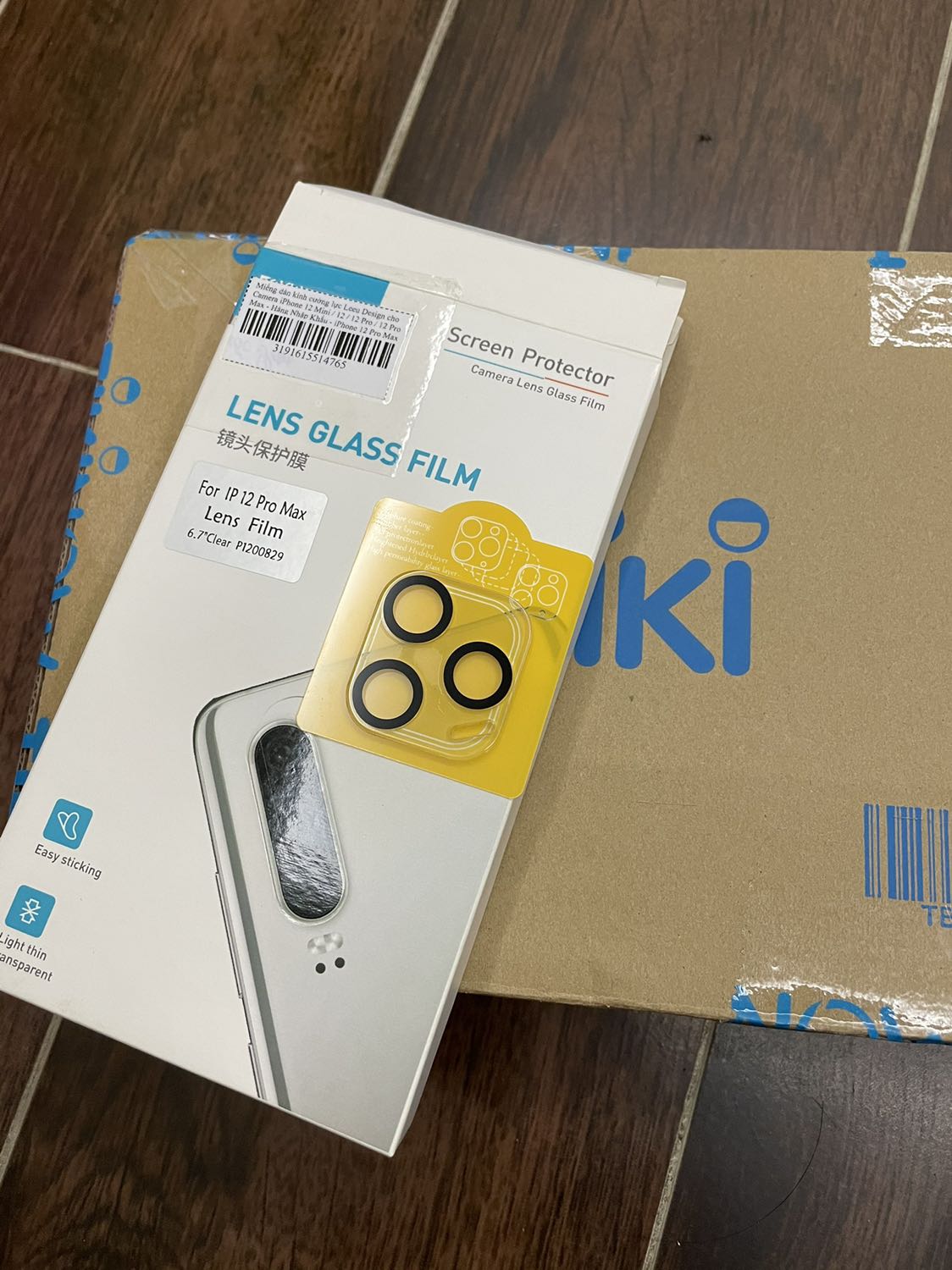 Sản phẩm thiết kế chỉ là 1 miếng kính phẳng, có độ dày, ốp lên nhìn ko thẩm mỹ