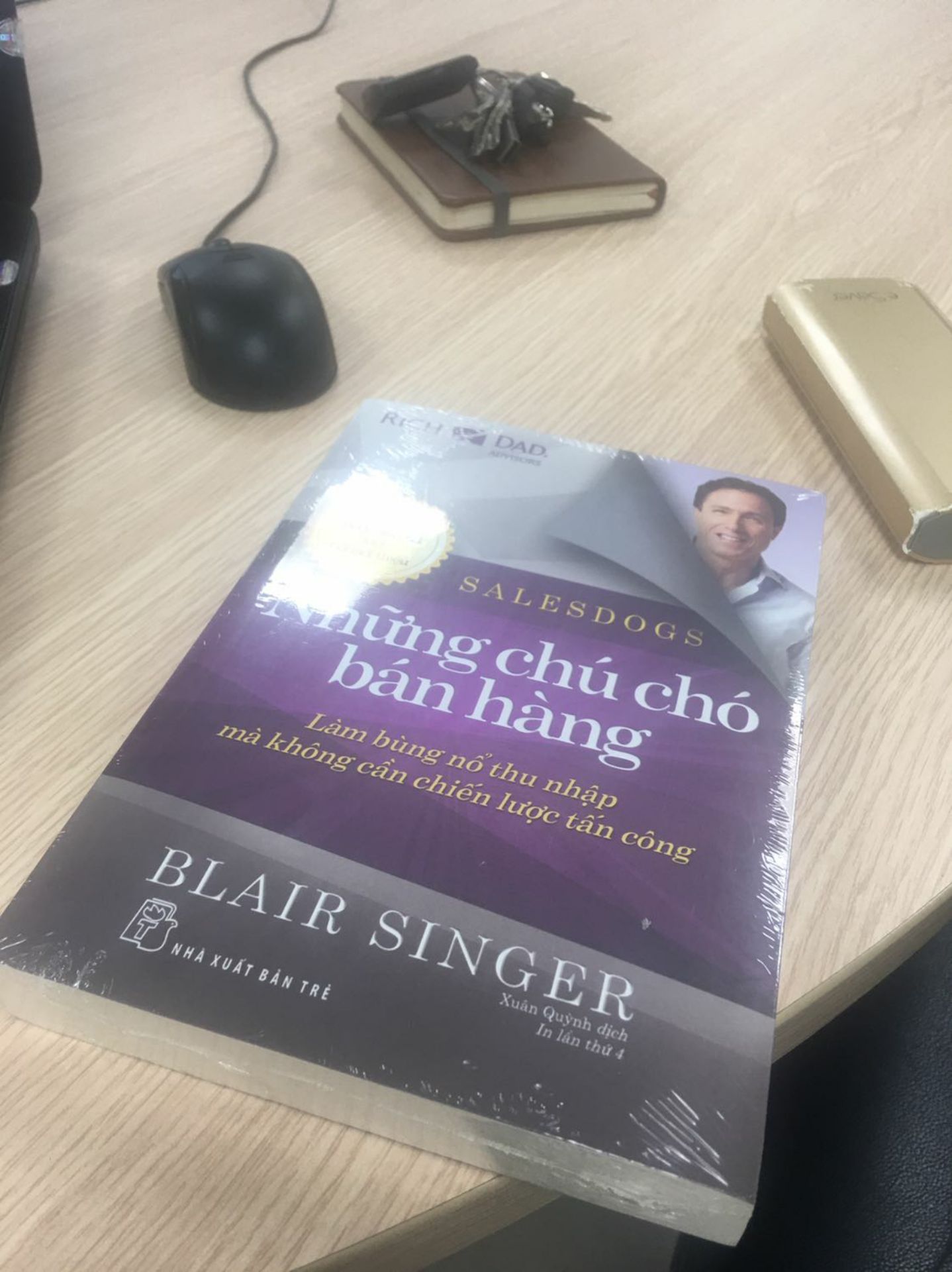 Giao hàng nhanh
Tiki luôn tuyệt vời, gói đẹp
chất lượng sách Tuyệt vời ông mặt trời
Về nội dung sách: toàn những tác phẩm bán chạy toàn cầu thì chất lượng không phải bàn.
Về giá cả: rẻ không tưởng

Xin cảm ơn TIKI ❤️❤️❤️