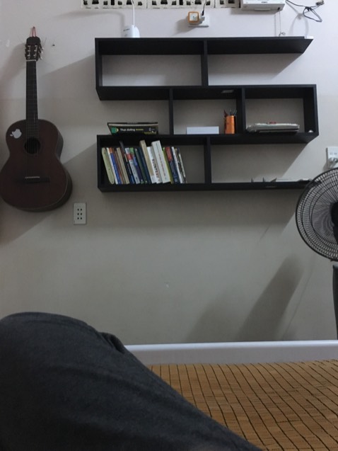 Giao hàng đúng hàng như dự kiến, sản phẩm dc đóng gói khá chuyên nghiệp. Kệ khá đẹp chắc chắn, phụ kiện đầy đủ. Tuy nhiên khá là tỉ mỉ khâu lắp đặt, các bạn nên xem kỹ hướng dẫn và tuân thủ chia nó thành 2 phần và lấy dấu gắn phần dưới trước sau đó gắn phần trên sau sẽ dễ dàng hơn.