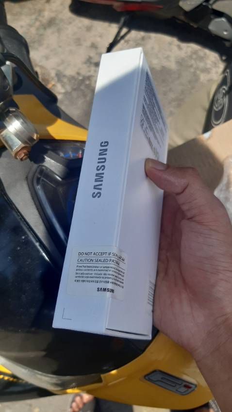 Hàng chính hãng, mới 100%, chưa kích hoạt bảo hành, chưa *** máy nên chưa đánh giá hết :v