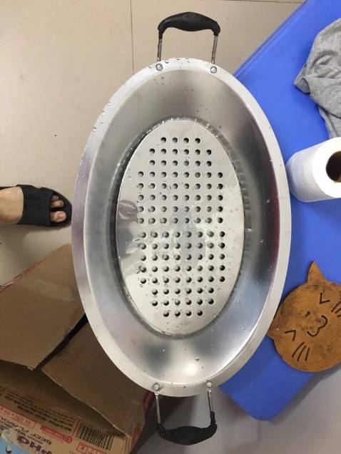 Khay to như cái thuyền , có vỉ chống sát đáy đun được bếp từ chất lượng ok số giá tiền