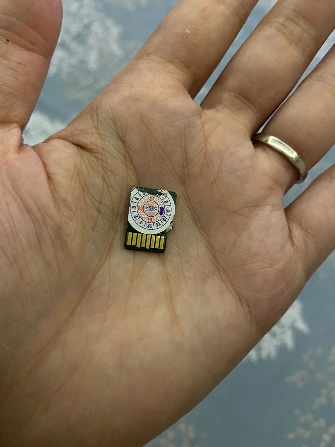 Nhận đc thẻ nhớ 120/128gb ncl chất lượng ok nhé. Mình mua mấy chiếc của hãng này thấy đc. Hài lòng. Và sẽ đặt thêm