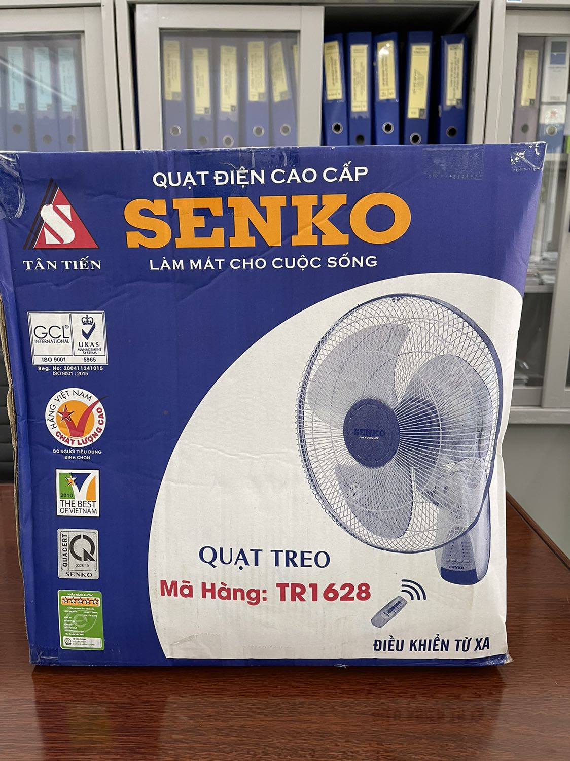 Đóng gói cẩn thận, nhìn OK nhưng độ bền thì phải chờ. Màu sắc ko giống màu mình chọn nhưng xài được, lần sau shop cần có ý kiến của kh nếu không đồng màu khách chọn Đóng gói cẩn thận, nhìn OK nhưng độ bền thì phải chờ. Màu sắc ko giống màu mình chọn nhưng xài được, lần sau shop cần có ý kiến của kh nếu không đồng màu khách chọn