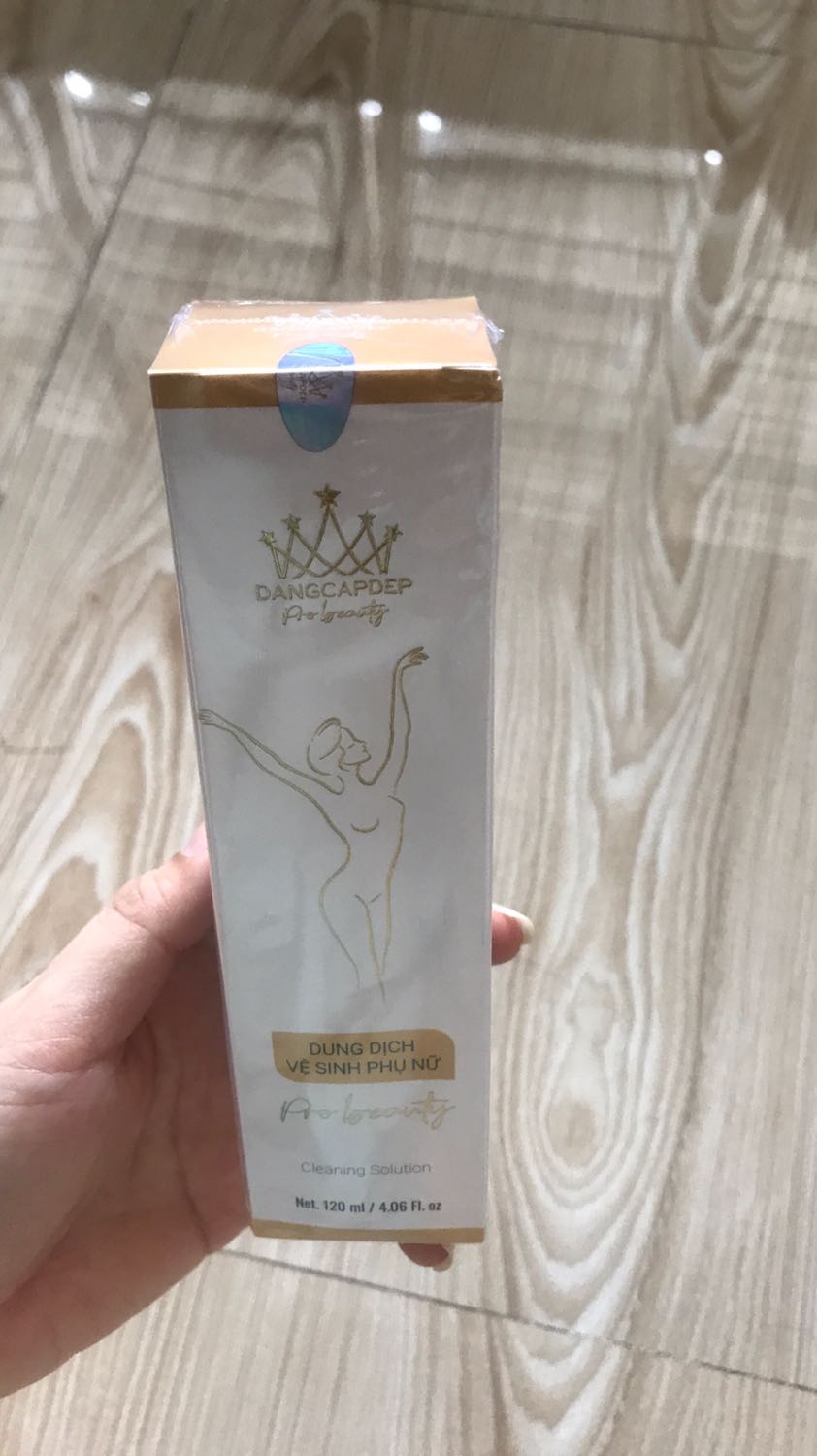 Đóng gói ok, chai đẹp, dùng 1 lượng ít nhưng sạch và thơm lắm!!