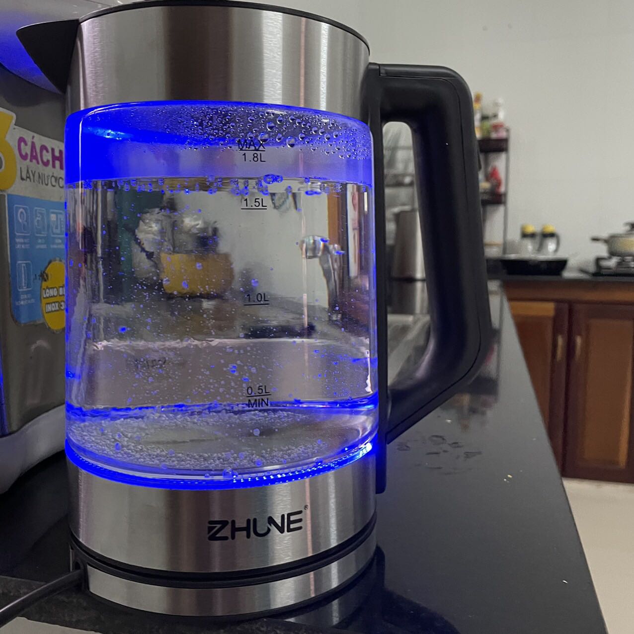 Mình đun rất ưng ý, đun nhanh, rất tiện lợi. Mình cần gấp nên shop cũng hỗ trợ phản hồi nhanh, giao hàng nhanh luôn. Có phiếu bảo hành 2 năm nữa . Dùng bền nữa thì sẽ ủng hộ shop dài dài ^^