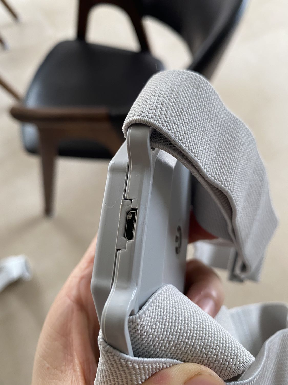 Đầu cắm sạc bị lỗi, ko cắm được! Để nghị đổi