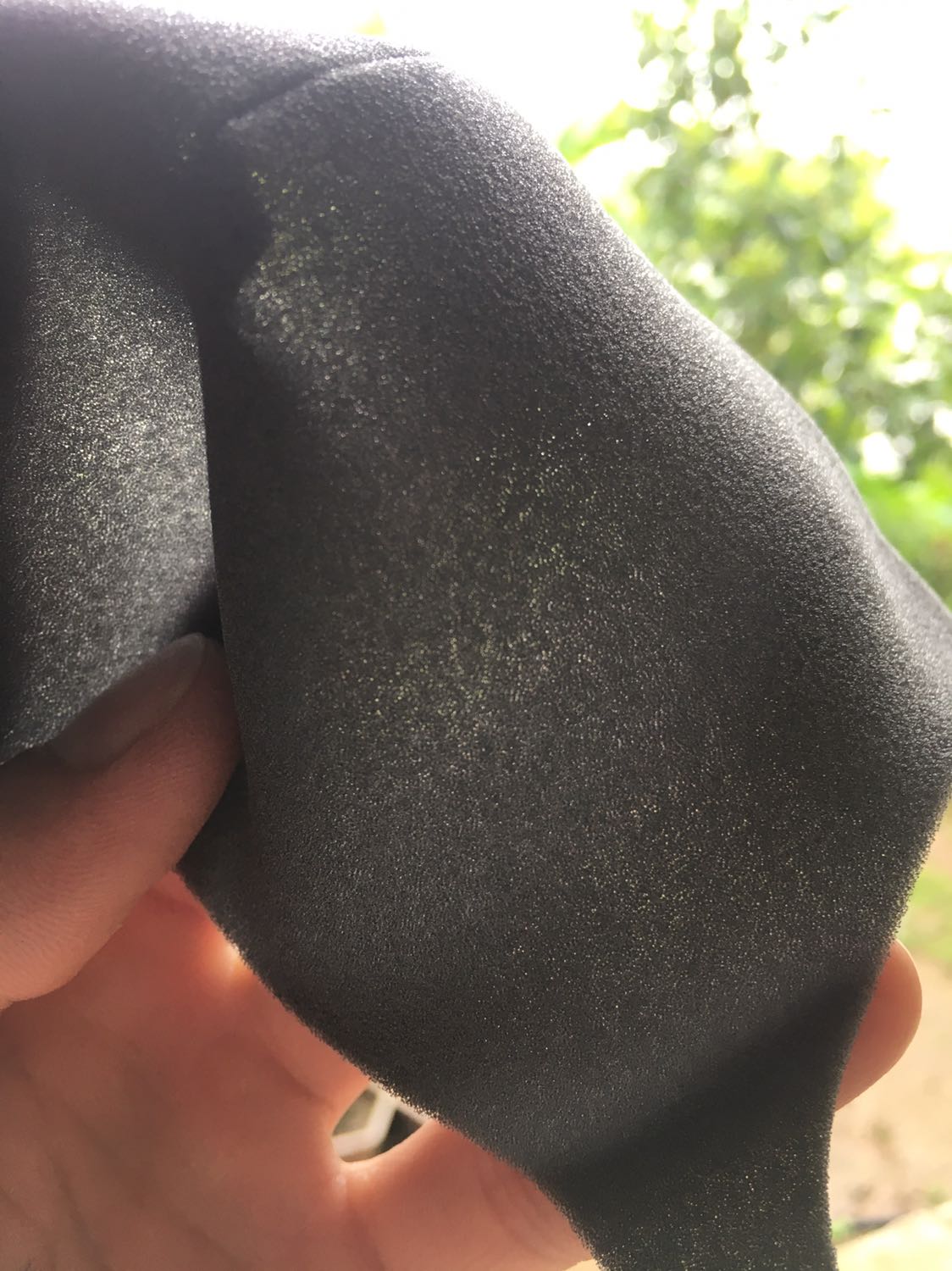 *** đảo ak. 3 cái khẩu trang 
như cắt ở miếng mút ra 😡 giật phát là đất là
rách mà 188k