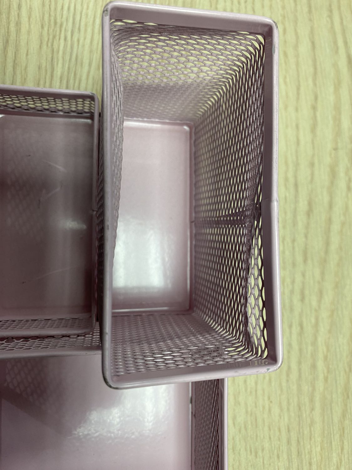 Màu sắc không tươi như quảng cáo đã đành, còn móp méo và bẩn kinh khủng.
Mình muốn đổi hàng, Tiki vui lòng hỗ trợ