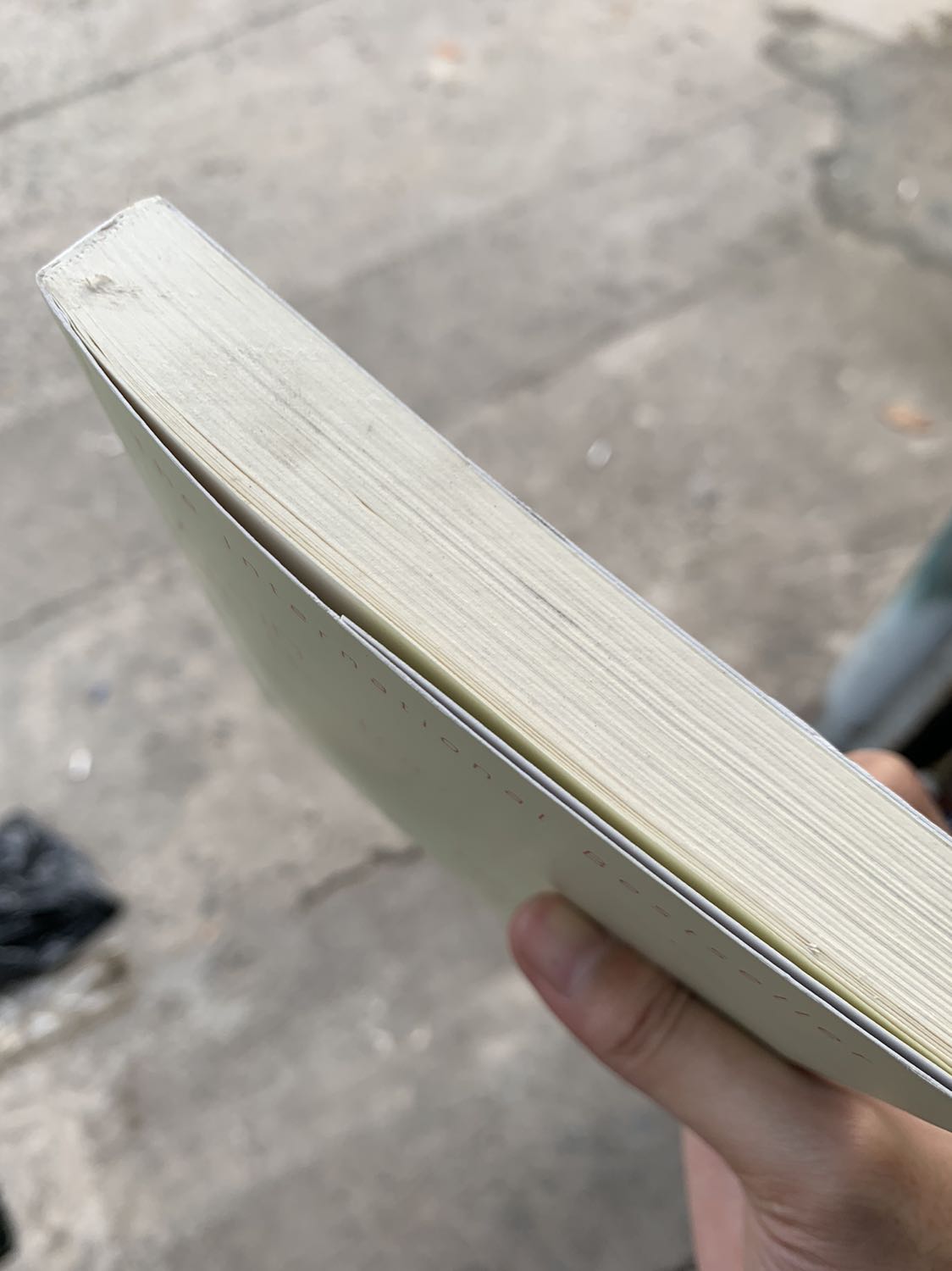 Mình mới mua, chưa đọc thử về nội dung. Còn về hình thức thì sách hơi cũ, nhưng cũng tạm chấp nhận được. Điểm cộng duy nhất là sách được giảm giá khá nhiều. Mình mới mua, chưa đọc thử về nội dung. Còn về hình thức thì sách hơi cũ, nhưng cũng tạm chấp nhận được. Điểm cộng duy nhất là sách được giảm giá khá nhiều.